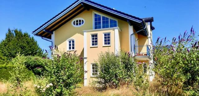 Ferienwohnung In Seenaher Kuenstlervilla In Gstadt Gstadt am Chiemsee Exterior foto